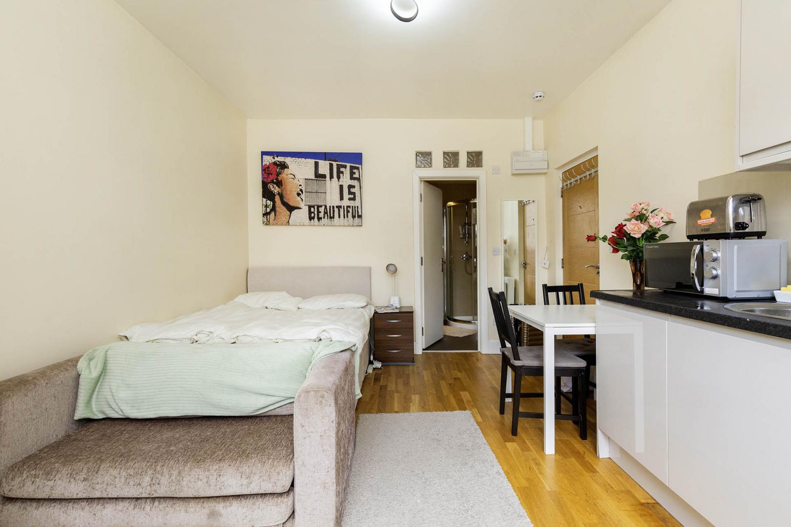 Modern Apartment Hendon Way, Cricklewood